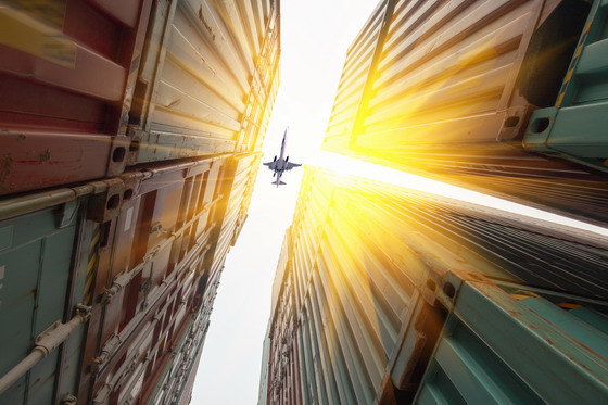 �ӹ���װ������ķɻ���Ӱ����ͼƬ�ز�